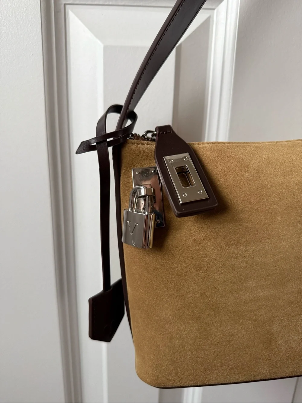 VERAFIED Suede Hobo Bag in Gold